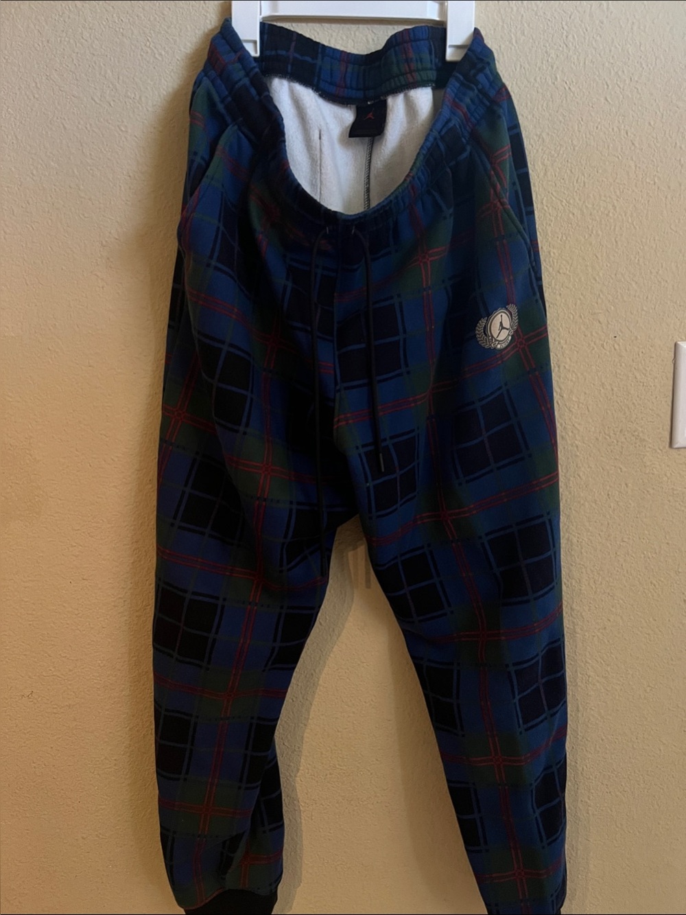 Jordan Men's Navy, Green & Black Plaid Jogger Sweatpants